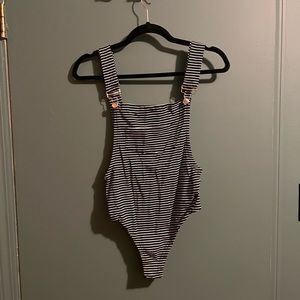 Striped overall like bodysuit💙